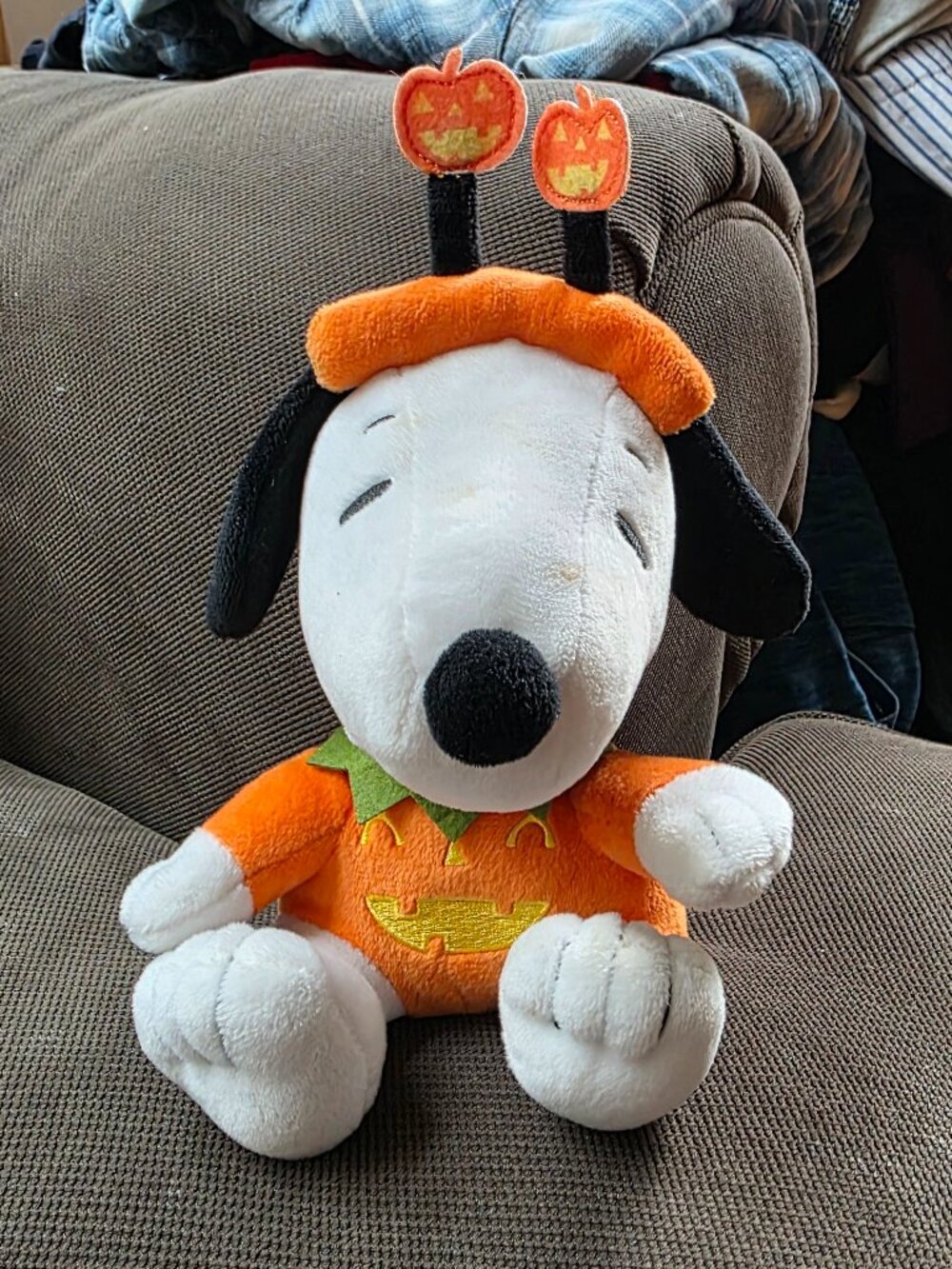 Hallmark Pumpkin Halloween Snoopy Peanuts Plushie Stuffed Animal Toy